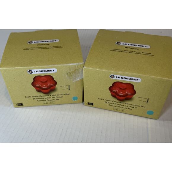 NEW Le Creuset Flower Petite Ramekin Caribbean Blue Set of 2 Stoneware - Picture 7 of 11